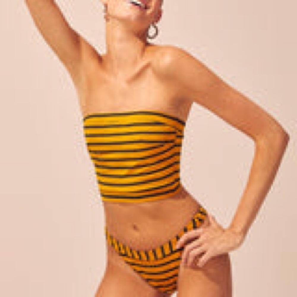 NWOT Solid and Striped Bella Top Size S